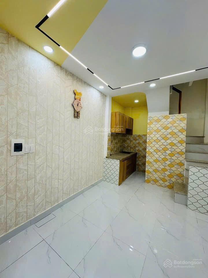 Nhà mới đẹp dọn vào ở ngay q.11