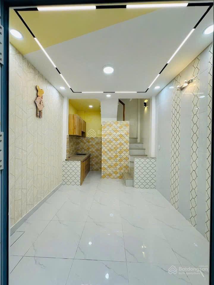 Nhà mới đẹp dọn vào ở ngay q.11