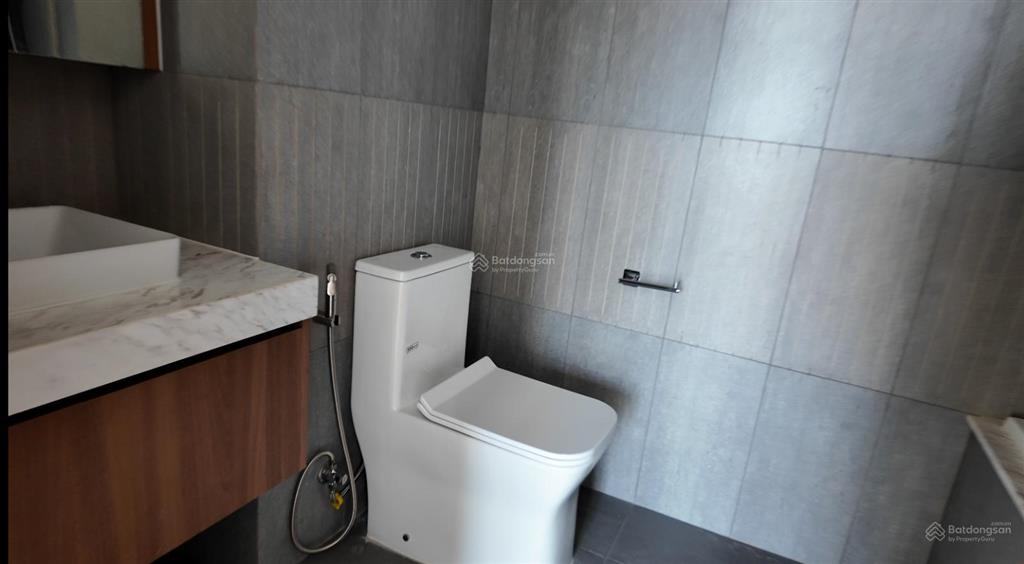Bán căn hộ 2 phòng ngủ swan bay, dt 65m2 nội thất cơ bản giá 2 tỷ950 view đẹp, không lỗi phong thủy
