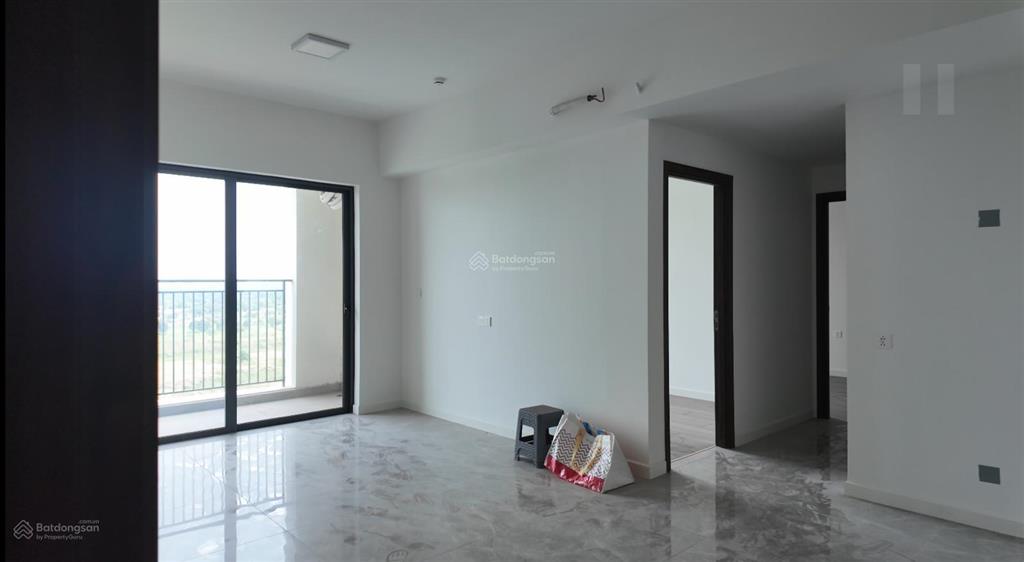 Bán căn hộ 2 phòng ngủ swan bay, dt 65m2 nội thất cơ bản giá 2 tỷ950 view đẹp, không lỗi phong thủy
