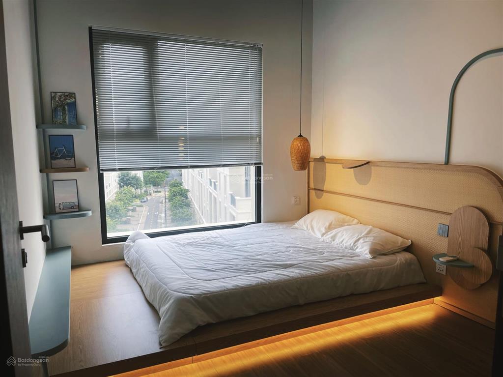 Bán căn hộ swanbay 2 phòng ngủ, 65m2, giá bán 3 tỷ full thuế phí + 5% sổ có nội thất