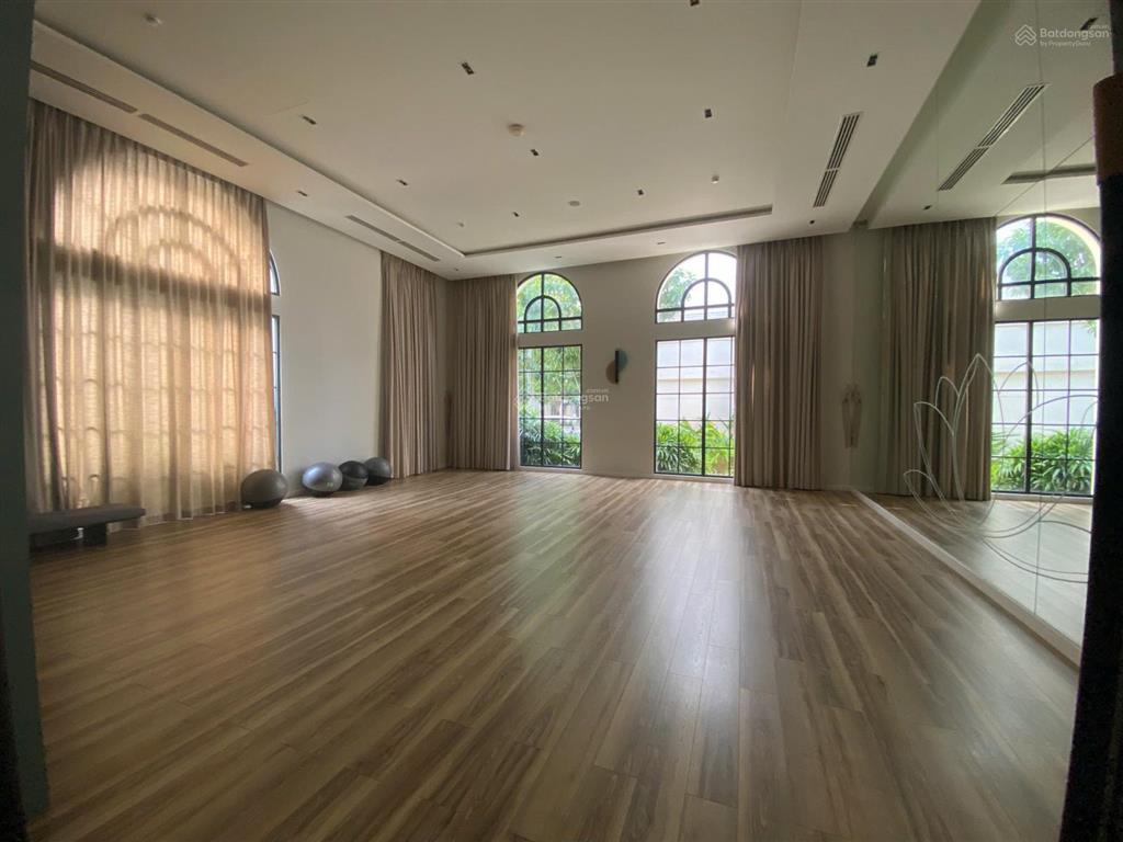 Cần tiền bán gấp shophouse dt 336m2 vị trí đẹp và giá tốt nhất dự án swanbay  chỉ 15,5 tỷ