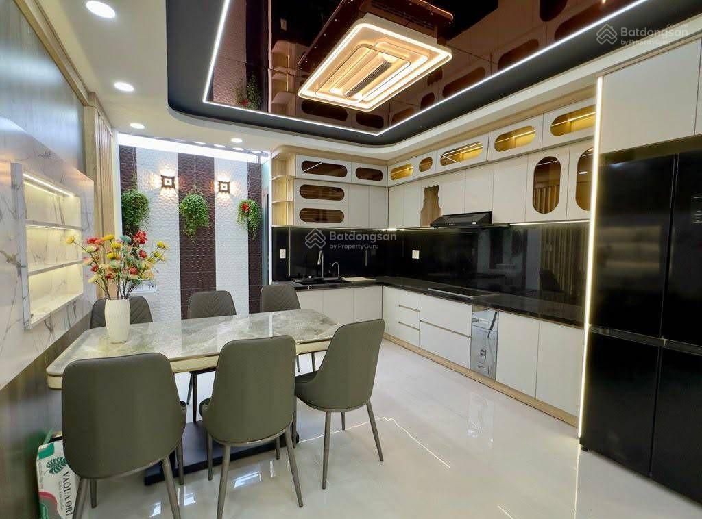 Nhà mới đường nguyễn văn quá  ngay giáo xứ chợ cầu đường 8m thông vừa ở vừa làm văn phòng