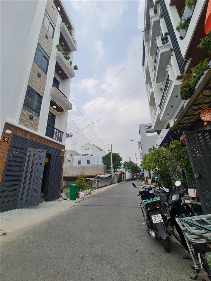 Nhà mới đường nguyễn văn quá  ngay giáo xứ chợ cầu đường 8m thông vừa ở vừa làm văn phòng