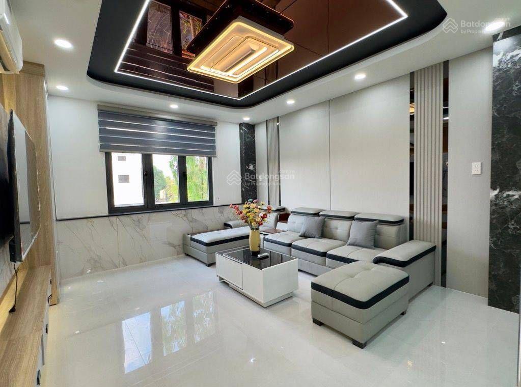 Nhà mới đường nguyễn văn quá  ngay giáo xứ chợ cầu đường 8m thông vừa ở vừa làm văn phòng