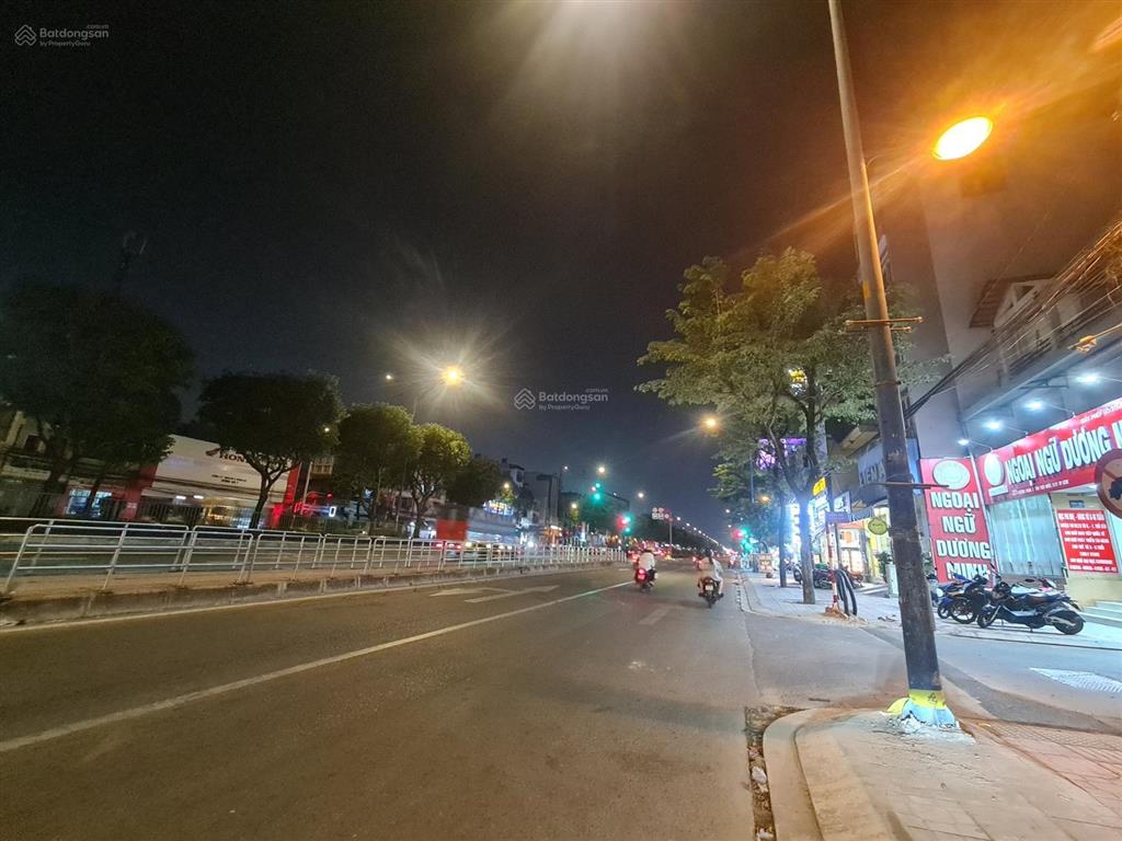 Nhà ngay khu chợ lạc quang 4,2x25m  sát mặt tiền trường chinh  khu kinh doanh sầm uất  xây chdv