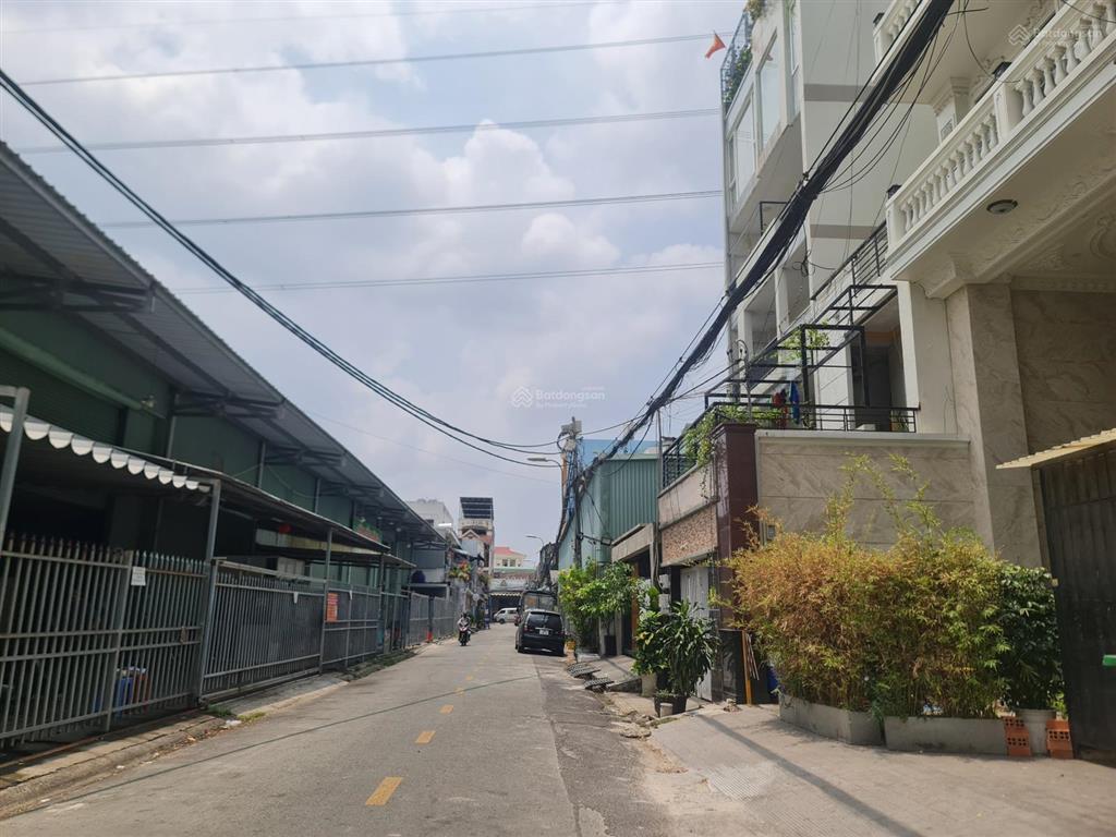 Nhà cấp 4 tiện xây chdv 5x30m  xây 5 tầng + hầm  đường nhựa 8m thông tứ tung gần an sương