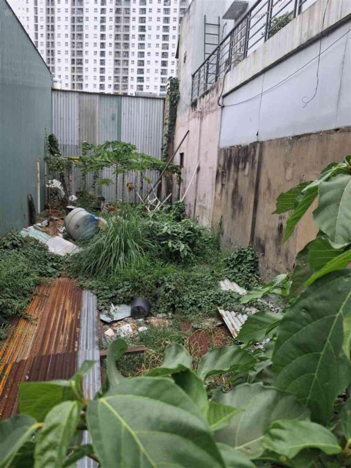 Đất trống tiện xây mới mặt tiền tân thới nhất 13 sát trường chinh 4,3 nở hậu 5.3x18m chỉ 8 đồng