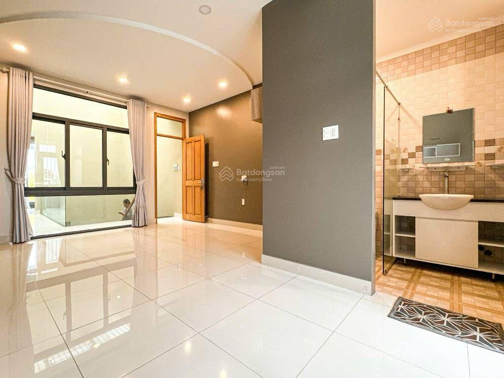 Nhà đẹp 3 tầng 114m² sát mặt tiền đường song hành  nguyễn văn quá  4pn  chỉ 6.6 tỷ