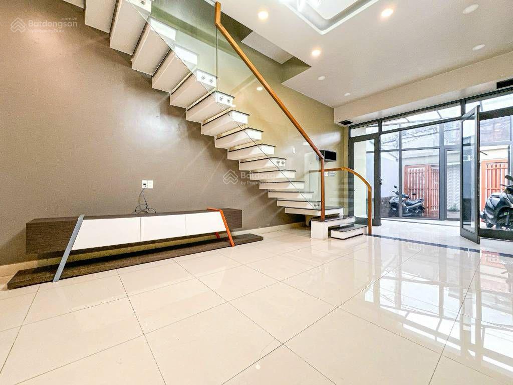 Nhà đẹp 3 tầng 114m² sát mặt tiền đường song hành  nguyễn văn quá  4pn  chỉ 6.6 tỷ