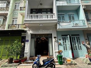 Bán nhà riêng hxh chiến lược, bình tân, 6,1 tỷ, 52m2, 4*13m, 6pn, 7wc, khu an ninh yên tĩnh