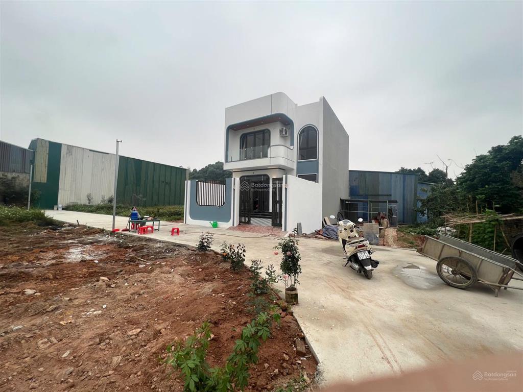 Chính chủ bán nhà 2 tầng mới xây