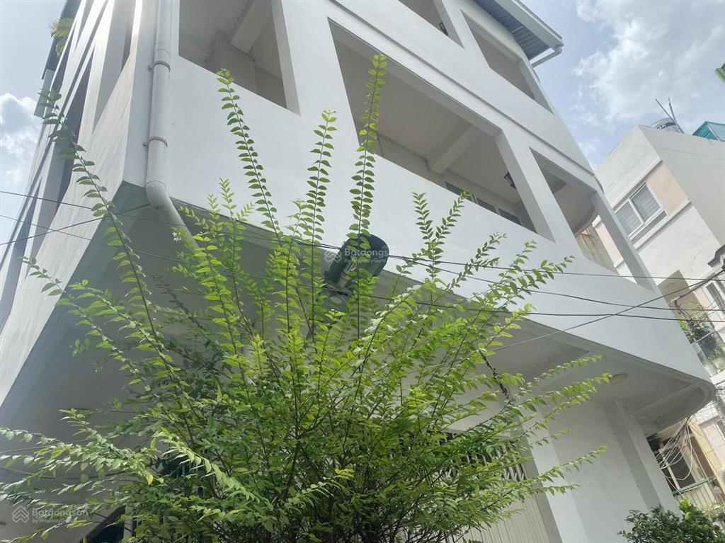 Nhỉnh 13 tỷ  nhà đẹp 3 mặt tiền ngang khủng 7,2m  ngay viện hành chính quôc gia tt quận 10( 3/2)