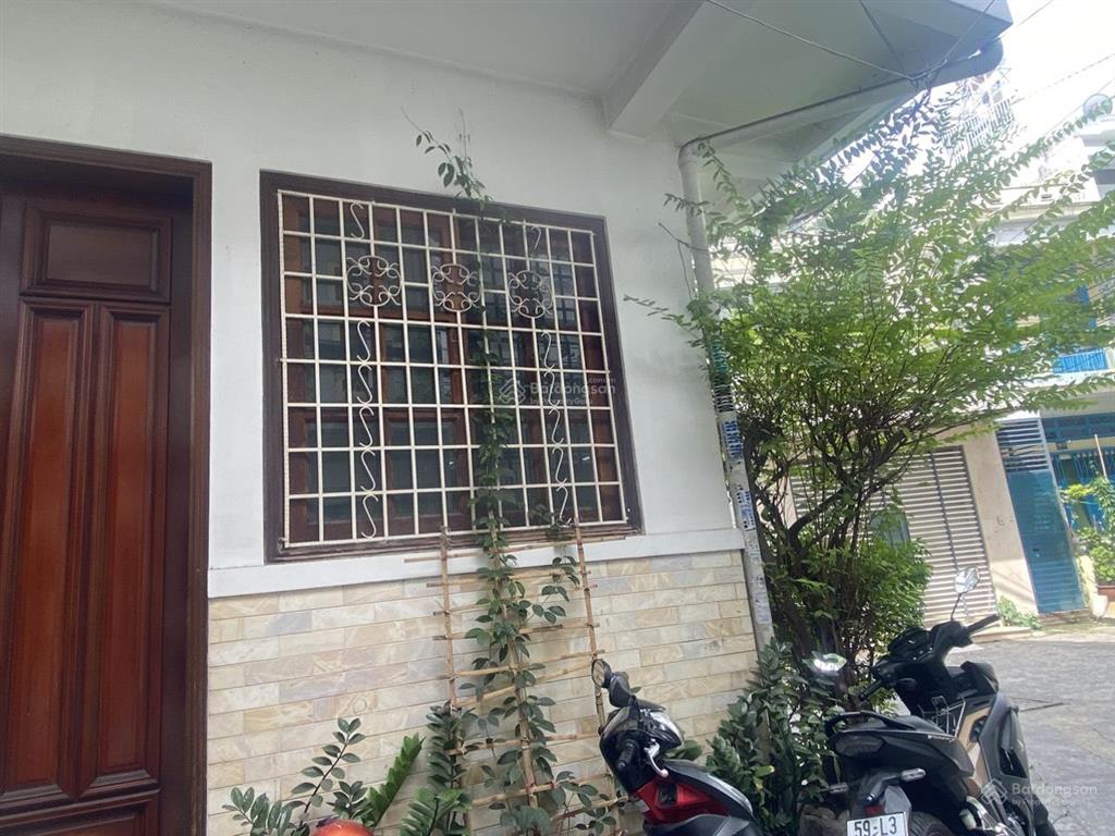 Nhỉnh 13 tỷ  nhà đẹp 3 mặt tiền ngang khủng 7,2m  ngay viện hành chính quôc gia tt quận 10( 3/2)
