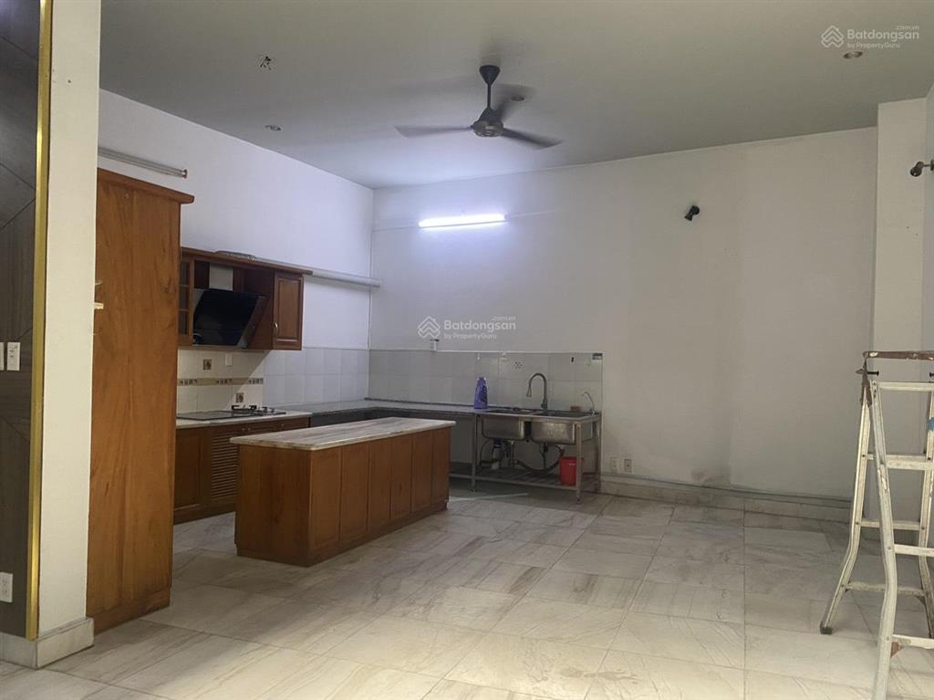 Villa một đời chủ  khu sang trọng gần sân bay tân sơn nhất 156m2 gara oto  hẻm 8 m 27 tỷ tl