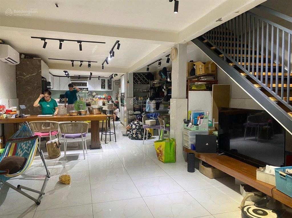 Bến vân đồn quận 4  ngang 5m hiếm có  72m hoàn công đủ  chỉ 8,25 tỷ