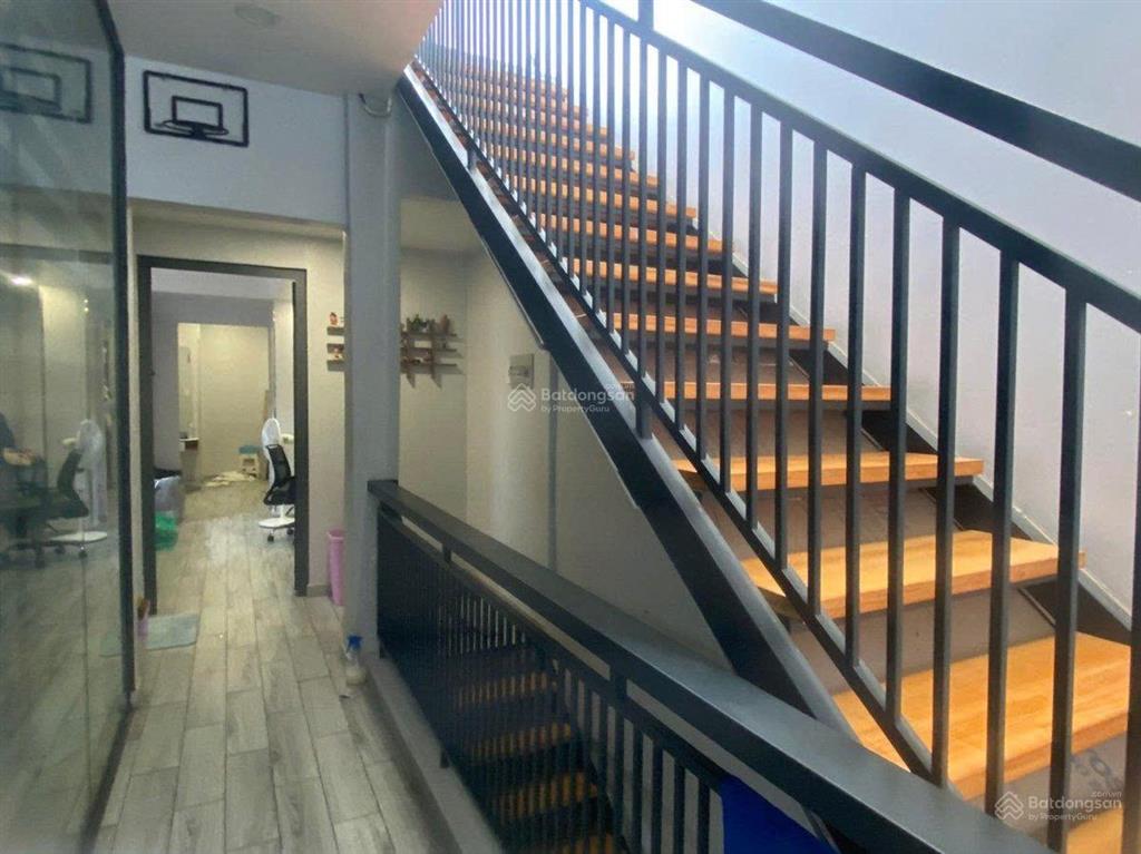 Bến vân đồn quận 4  ngang 5m hiếm có  72m hoàn công đủ  chỉ 8,25 tỷ