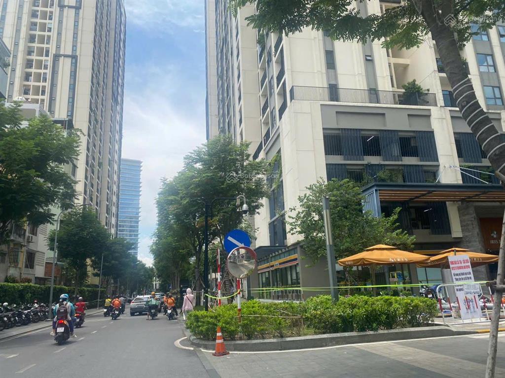 Hạ sốc 1,3 tỷ  nhà đẹp cao thắng, p.12, q.10  ngay hà đô centrosa 40m hxh  giá 10,6 t