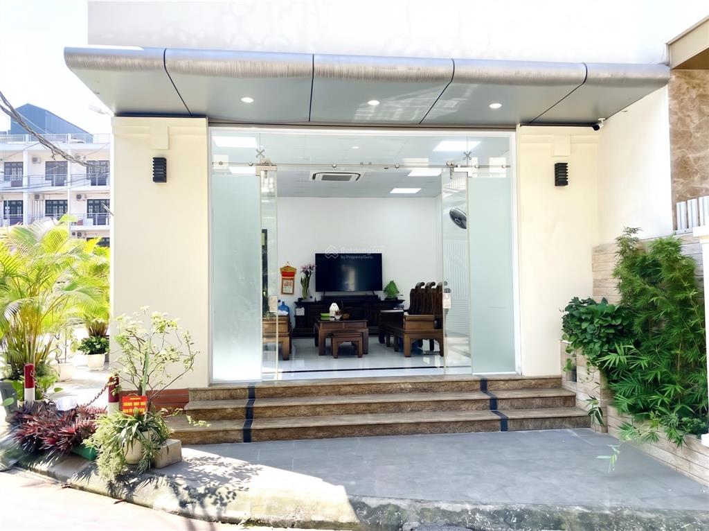 Cho thuê nhà mặt phố trần cung, nghĩa đô  2 mặt tiền 80m2 (chính chủ)