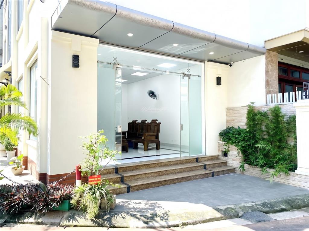 Cho thuê nhà mặt phố trần cung, nghĩa đô  2 mặt tiền 80m2 (chính chủ)
