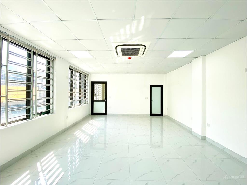 Cho thuê nhà mặt phố trần cung, nghĩa đô  2 mặt tiền 80m2 (chính chủ)
