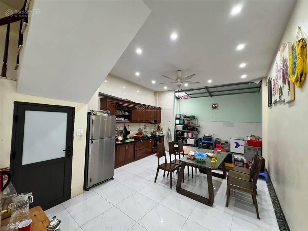 Khu phân lô đẹp phố quan nhân! ô tô vào nhà, vỉa hè, nhà dân xây chắc chắn. 43m x 4t. chỉ 16,9 tỷ