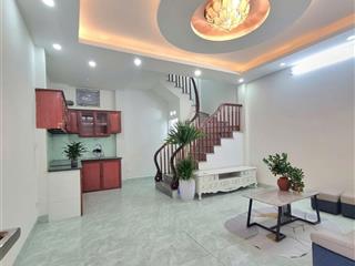 Hạ sốc chỉ còn 6.9tỷ(ctl), tôi cần bán nhà phố kim giang 32m2 4tầng mt5m, cam kết không quy hoạch.