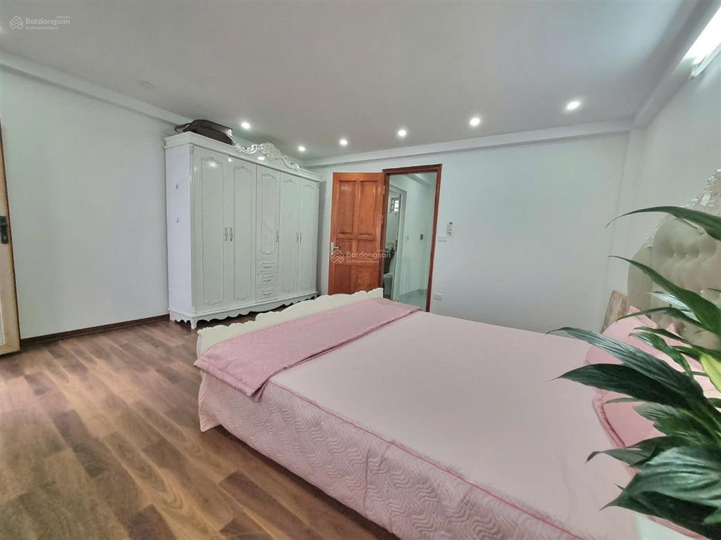 6.8 tỷ (ctl) phố kim giang, tôi cần bán nhà 32m2 4 tầng mt5m, rõ ràng không quy hoạch, gần ô tô.