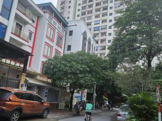 10.8 tỷ phố hoàng liệt, tôi cần bán căn nhà 46m2 5tầng, khu phân lô liền kề biệt thự, 15m ô tô đỗ.