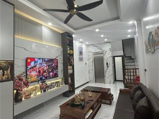 Đại từ  cạnh hồ linh đàm 35m2 6tầng thang máy, chủ ngộp bank giảm tiếp 500 triệu (giá mới 8.5 tỷ).