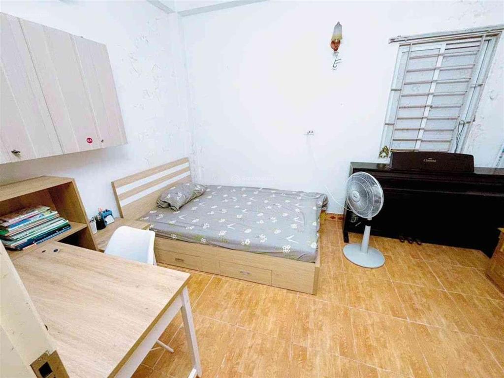8.95 tỷ bằng b  linh đàm, 38m2 4 tầng dân xây nồi đồng cối đá, 10m ô tô đỗ, cạnh sân bóng bằng b