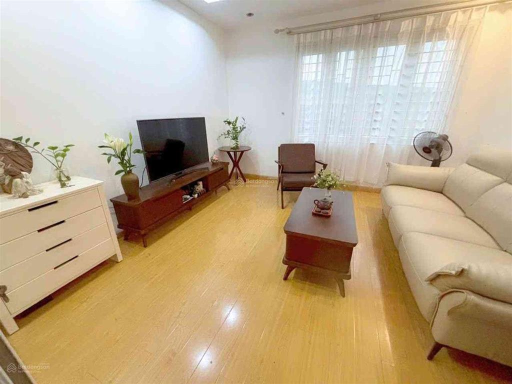 8.95 tỷ bằng b  linh đàm, 38m2 4 tầng dân xây nồi đồng cối đá, 10m ô tô đỗ, cạnh sân bóng bằng b