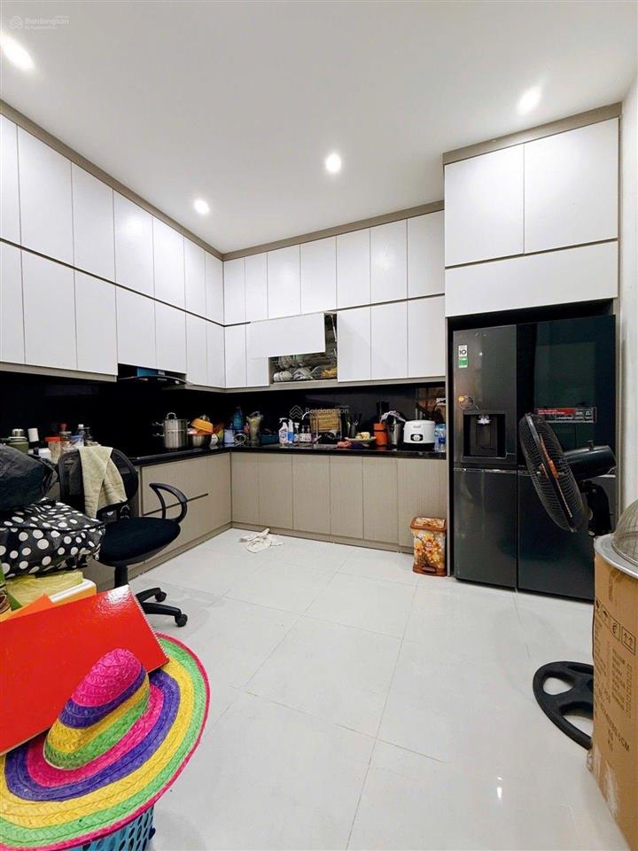 8,8 tỷ phố kim giang thanh liệt, 41m2 4 tầng ô tô đỗ cửa, mặt ngõ thông kinh doanh, nhà đẹp ở ngay.