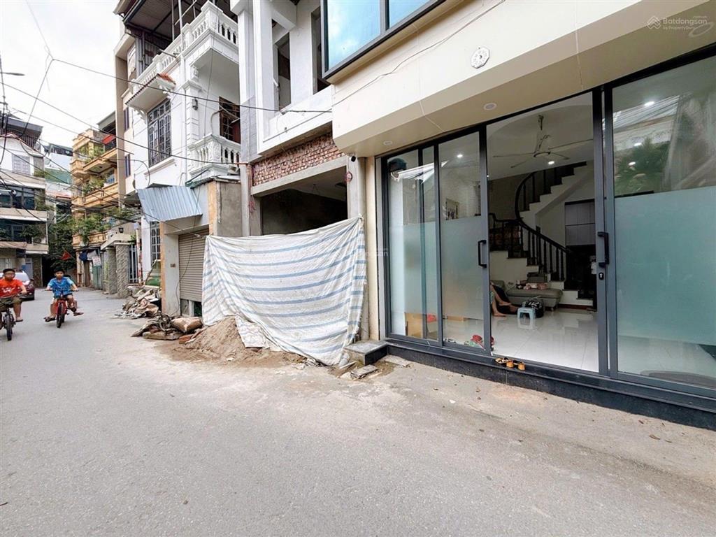 8,8 tỷ phố kim giang thanh liệt, 41m2 4 tầng ô tô đỗ cửa, mặt ngõ thông kinh doanh, nhà đẹp ở ngay.