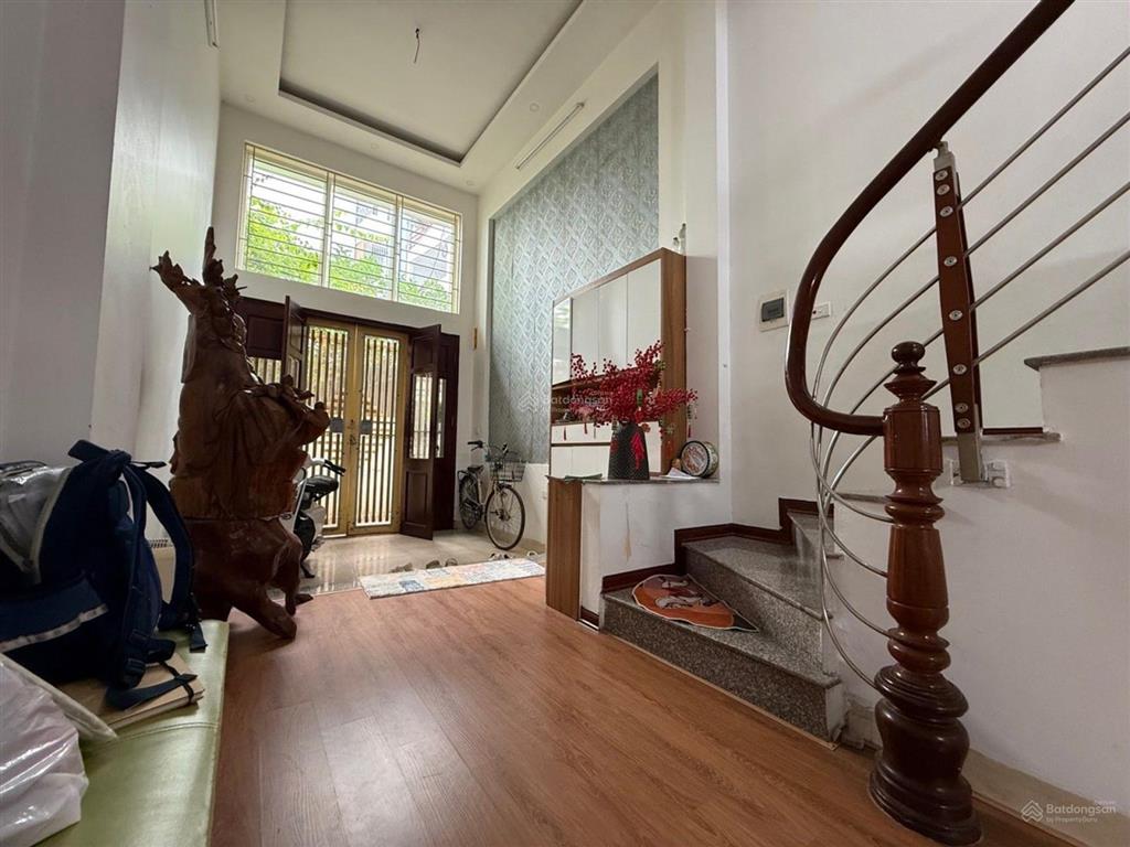 9,45 tỷ kim giang  thanh liệt, nhà đẹp 42m2 5 tầng full nội thất, thoáng trước sau, 30m bãi ô tô.