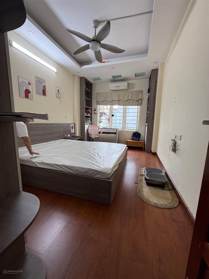 9,45 tỷ kim giang  thanh liệt, nhà đẹp 42m2 5 tầng full nội thất, thoáng trước sau, 30m bãi ô tô.