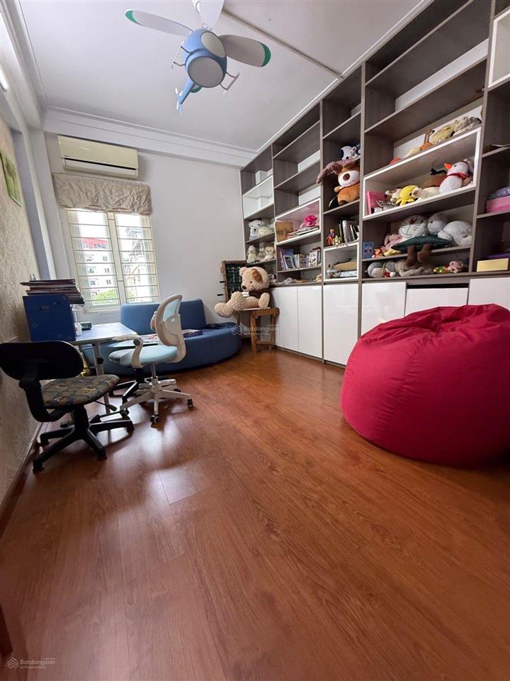 9,45 tỷ kim giang  thanh liệt, nhà đẹp 42m2 5 tầng full nội thất, thoáng trước sau, 30m bãi ô tô.