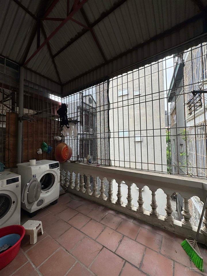 12tỷ kim giang  đại kim, 68m2 dân xây 3 tầng kiên cố, 30m ôtô, gần sân chơi gần hồ cực thoáng mát