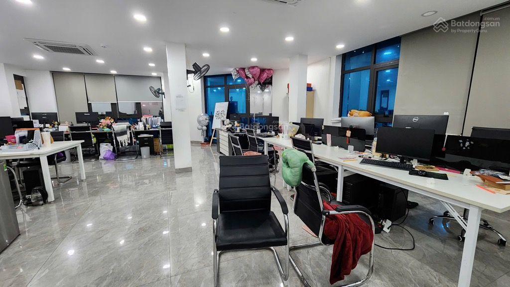 75,8 tỷ carnaby nguyễn xiển  biệt thự đơn lập 158m2 6 tầng lô góc, kd  vp, đường 3 ô tô tránh.