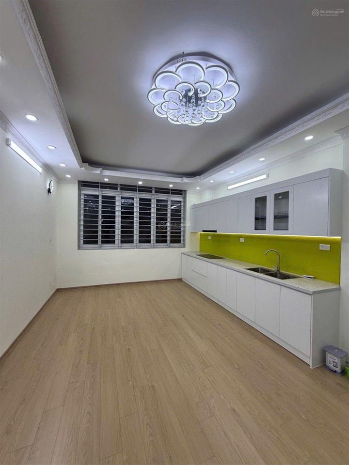 13.85 tỷ phố đặng xuân bảng  đại từ, 6tầng dân xây 40m2 mt4.1m, mặt ngõ thông, gara ô tô vào nhà.