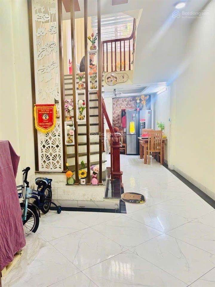 6.8 tỷ 30/35m2 5tầng ngõ2 cầu bươu, view sau chung cư thoáng sáng vĩnh viễn, ngõ cực nông gần ô tô.