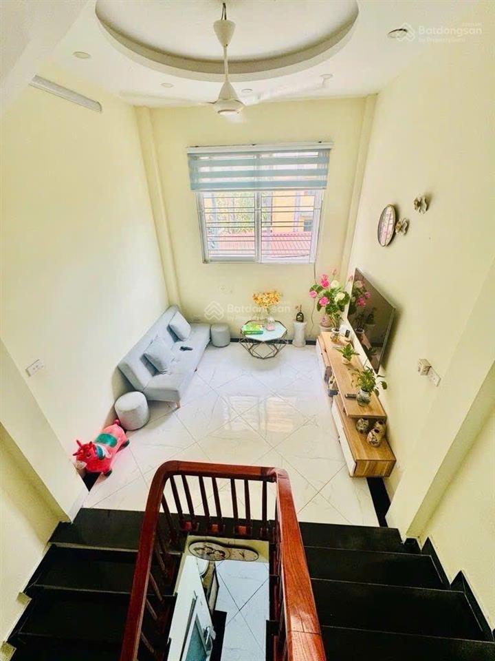 6.8 tỷ 30/35m2 5tầng ngõ2 cầu bươu, view sau chung cư thoáng sáng vĩnh viễn, ngõ cực nông gần ô tô.