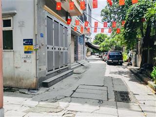 10,5 tỷ  55m2 vip phố đại từ, bán đất mặt ngõ ô tô, lợi thế 2 mặt ngõ, ô tô vào đất, không qh.