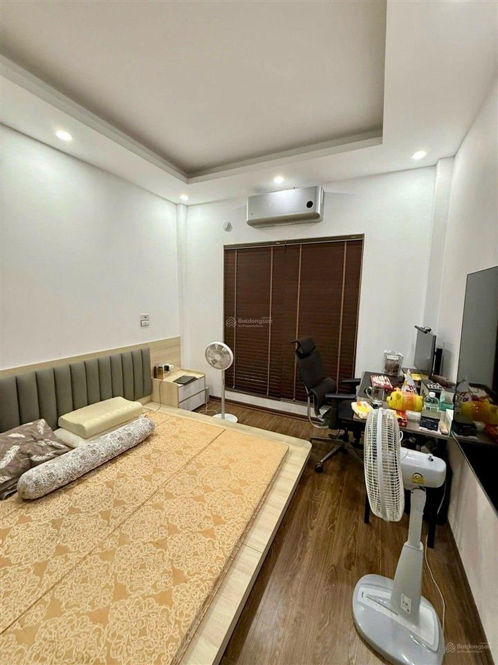 Gấp 7.9 tỷ đại từ  hoàng mai, 35m2 6 tầng thang máy, ngõ nông nhà mới đẹp, giá nào cũng bán.