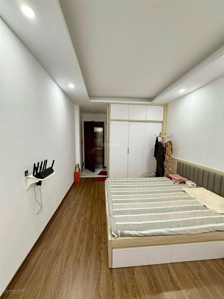 Gấp 7.9 tỷ đại từ  hoàng mai, 35m2 6 tầng thang máy, ngõ nông nhà mới đẹp, giá nào cũng bán.