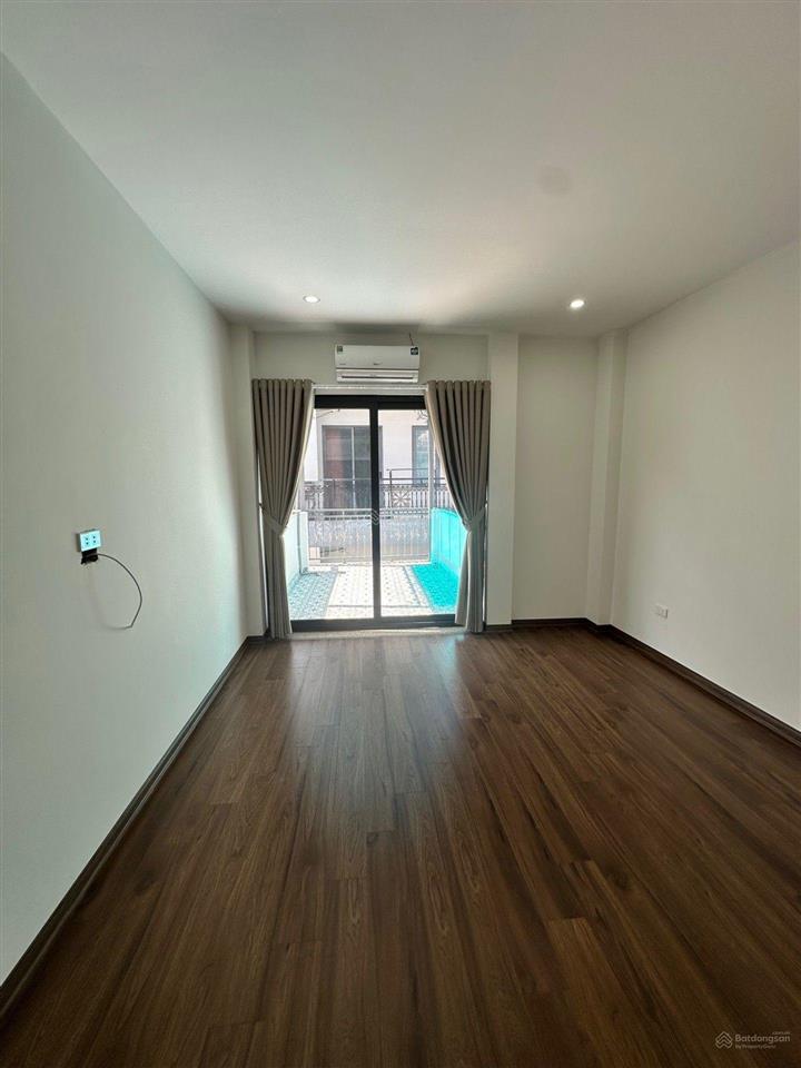 11.5tỷ phố đặng xuân bảng  linh đàm, 40m2 6tầng thang máy, nhà mới lô góc, sổ gửi bank, sát ô tô.