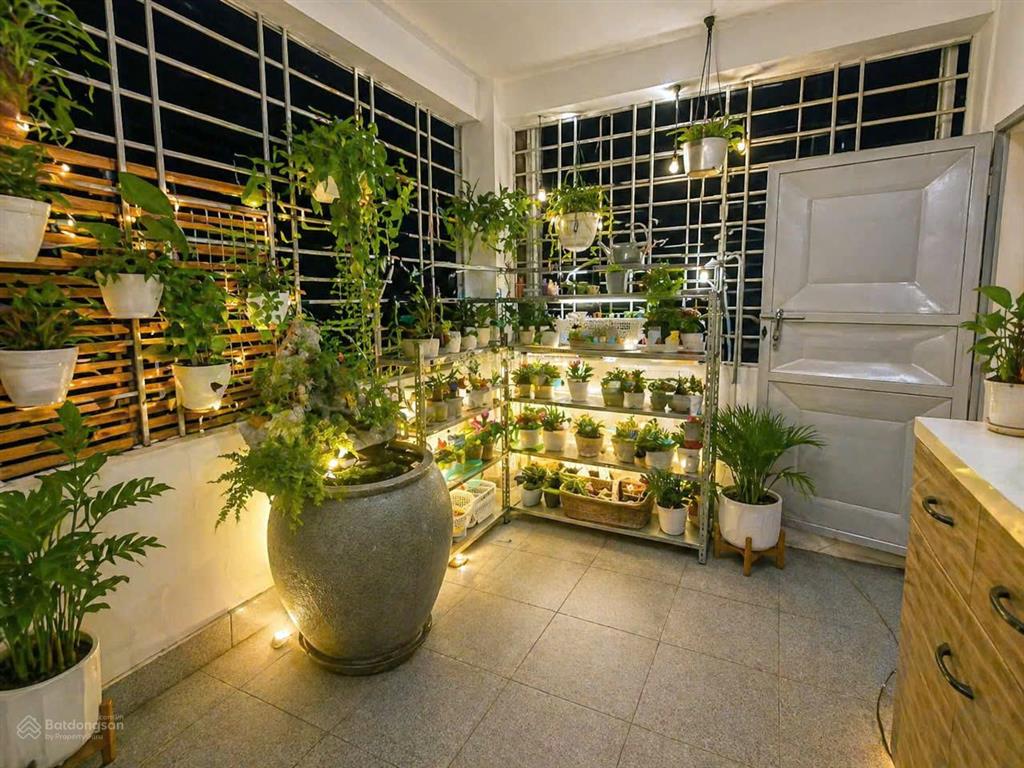 Chính chủ bán nhà riêng 4 tầng tại phố trần nguyên hãn, cách mặt phố chỉ 20m.