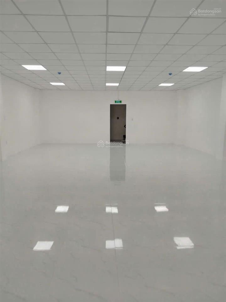 Giá đã giảm, cho thuê tòa nhà 6 tầng, ngang hơn 8m, mặt tiền trần hưng đạo, trung tâm tp cần thơ