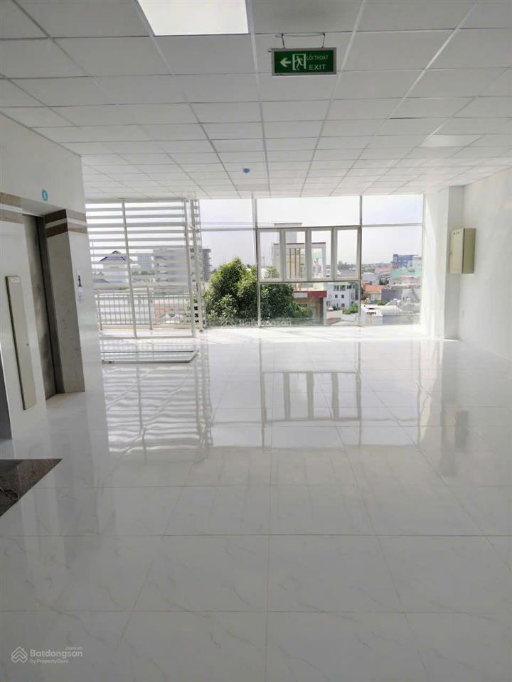 Giá đã giảm, cho thuê tòa nhà 6 tầng, ngang hơn 8m, mặt tiền trần hưng đạo, trung tâm tp cần thơ