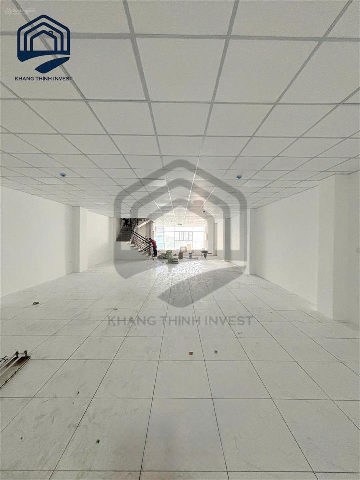 Giá đã giảm, cho thuê tòa nhà 6 tầng, ngang hơn 8m, mặt tiền trần hưng đạo, trung tâm tp cần thơ